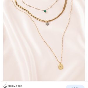 Stella & Dot Layered Heirloom Necklace
